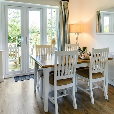 The Bay - The Bolthole * Reighton